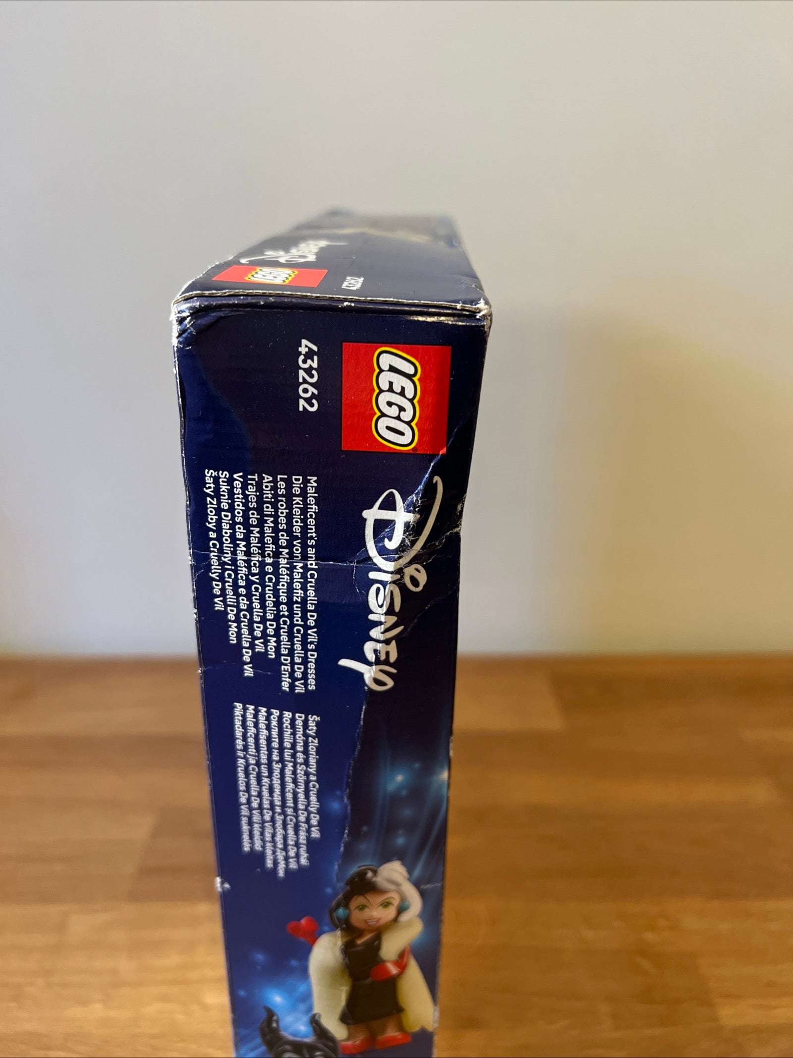 Lego Disney - Maleficent & Cruella De Vil's Dresses