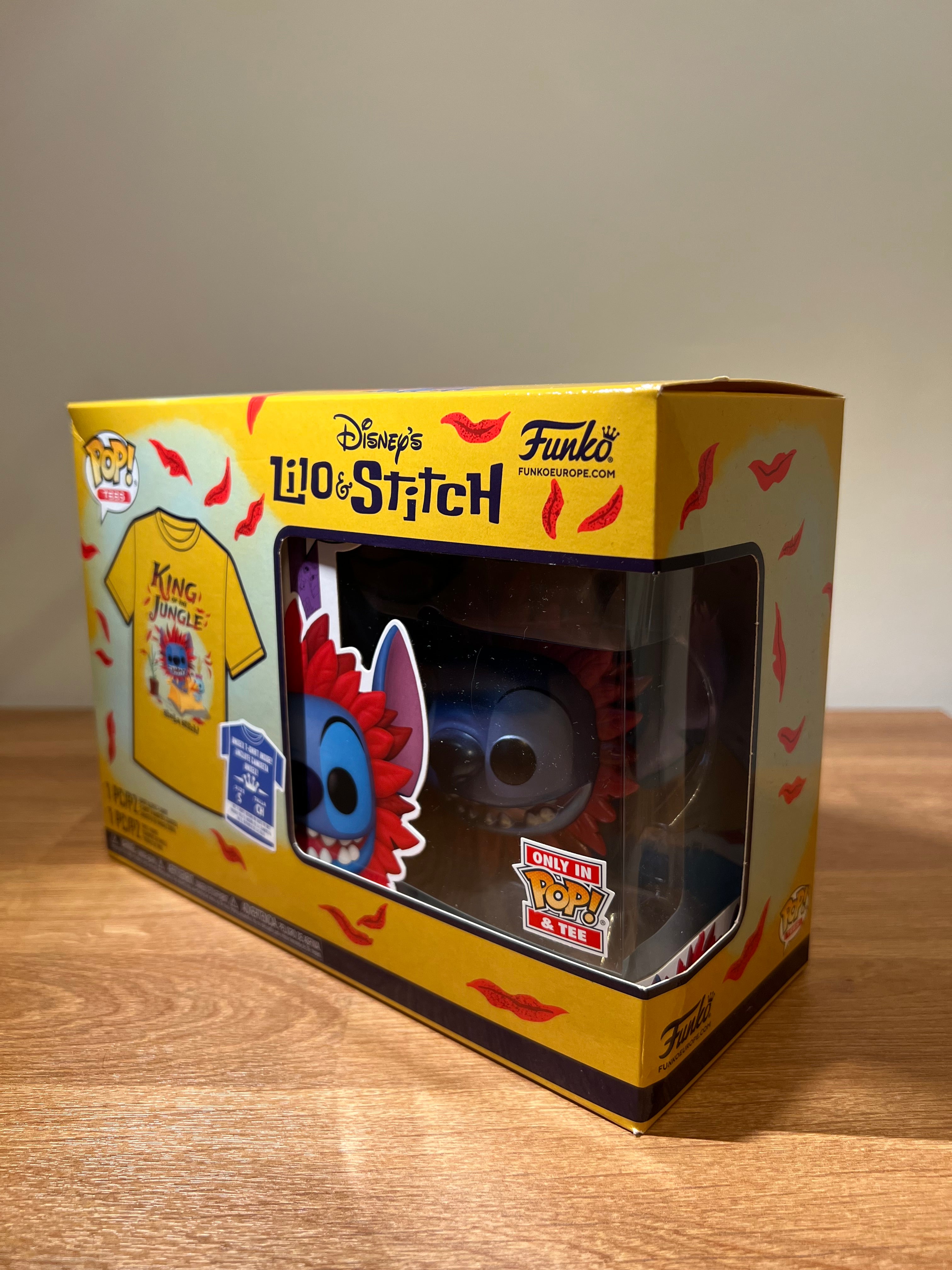 Funko Pop & Tee - Disney: Lilo & Stitch King of the Jungle - T-Shirt (Small)